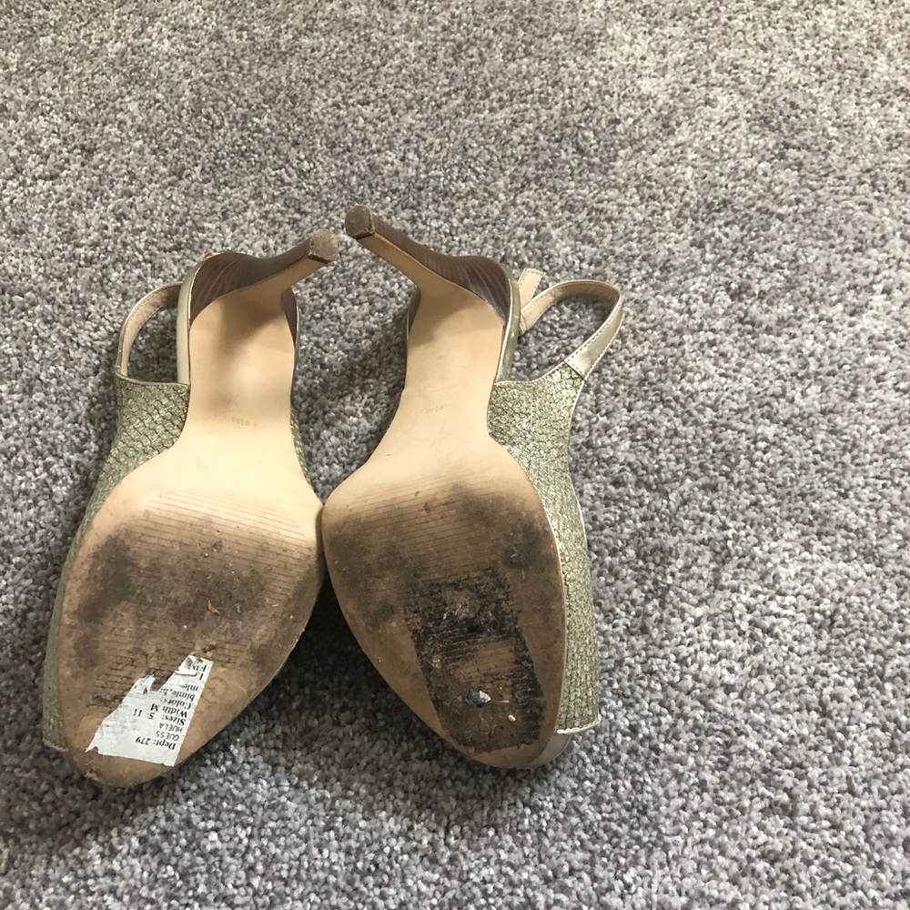 shoes - Picture 3 of 5
